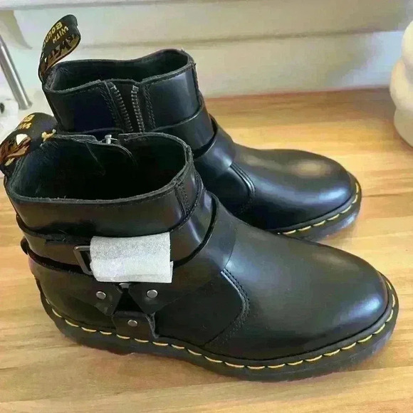 Dr. Martens JAMES UNISEX – Classic Ankle Boots – Black - Picture 6 of 10